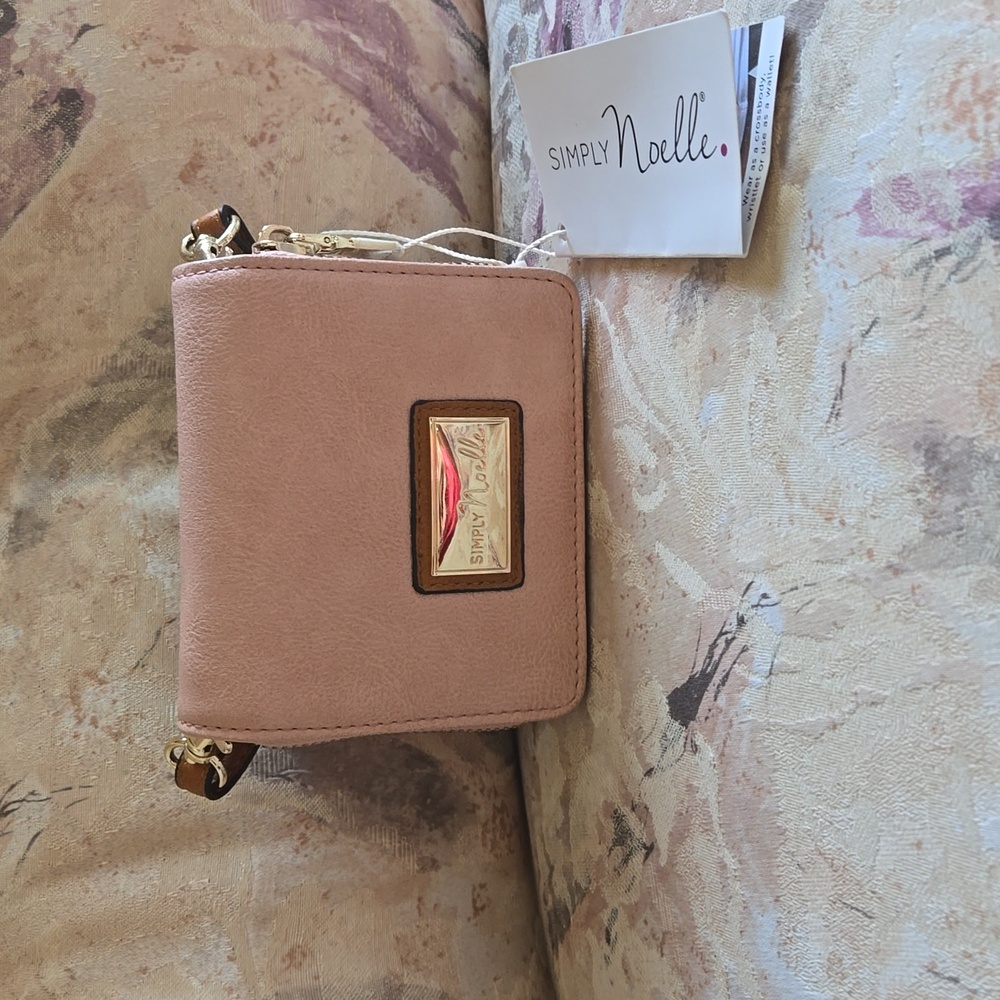 NWT Women's Crossbody/Wallet/Wristlet